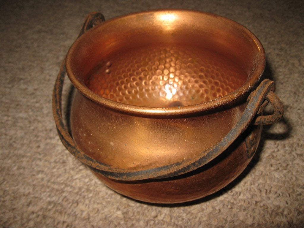 Oud koperen bloempot. Heksenketeltje., Antiek en Kunst, Ophalen of Verzenden
