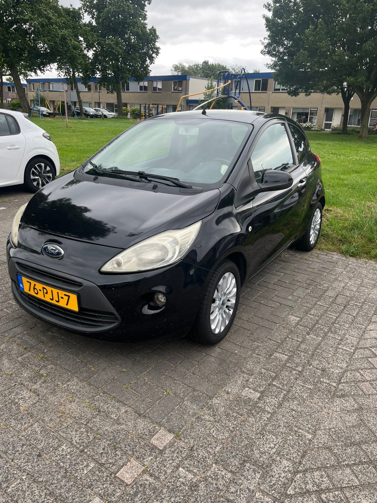 Ford Ka 1.2 69pk 2011 Zwart, Auto's, Voorwielaandrijving, 1242 cc, 4 cilinders, 4 stoelen