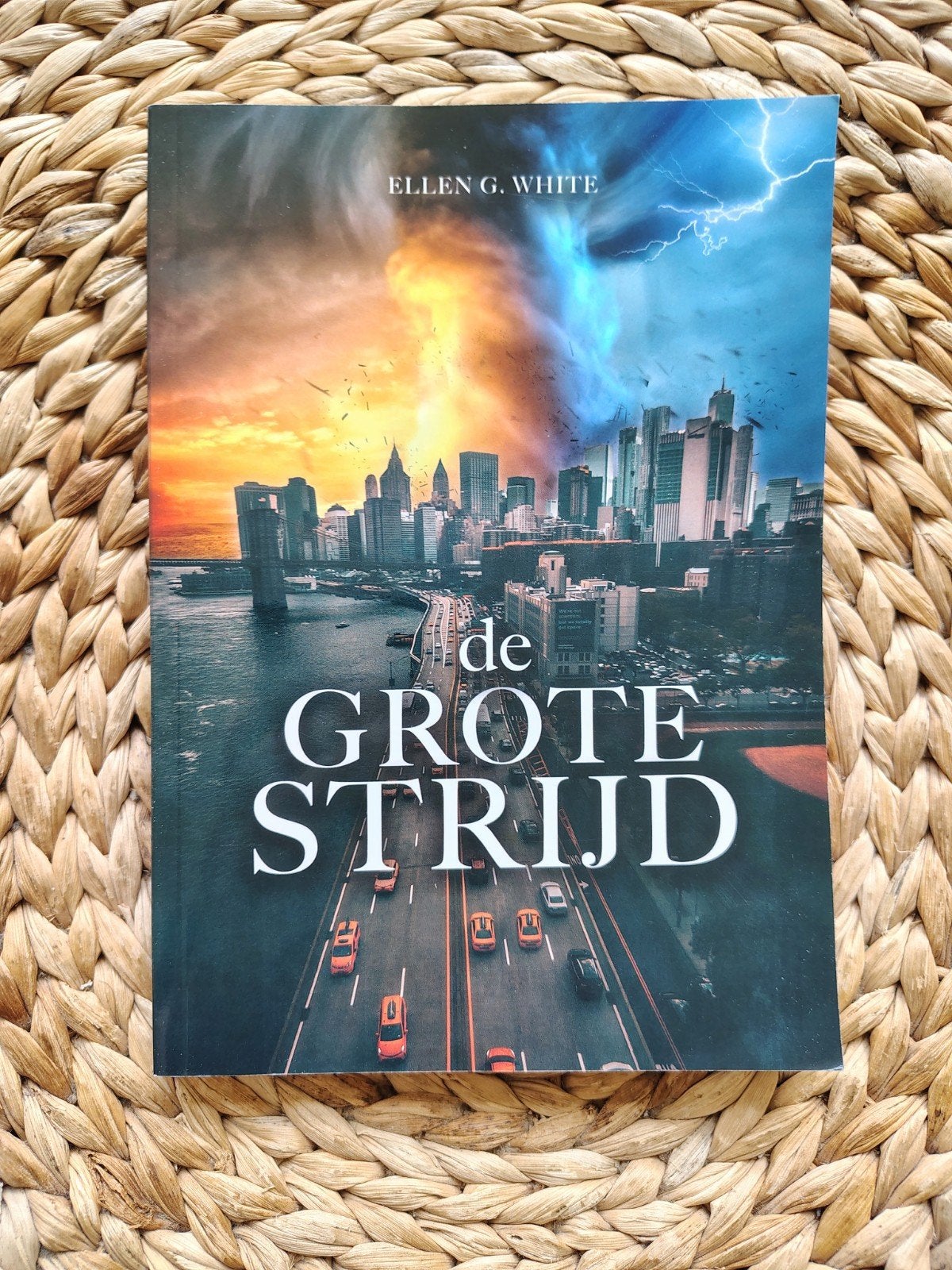 Ellen G. White - De grote strijd, Ophalen of Verzenden, Zo goed als nieuw, Spiritualiteit algemeen, Overige typen