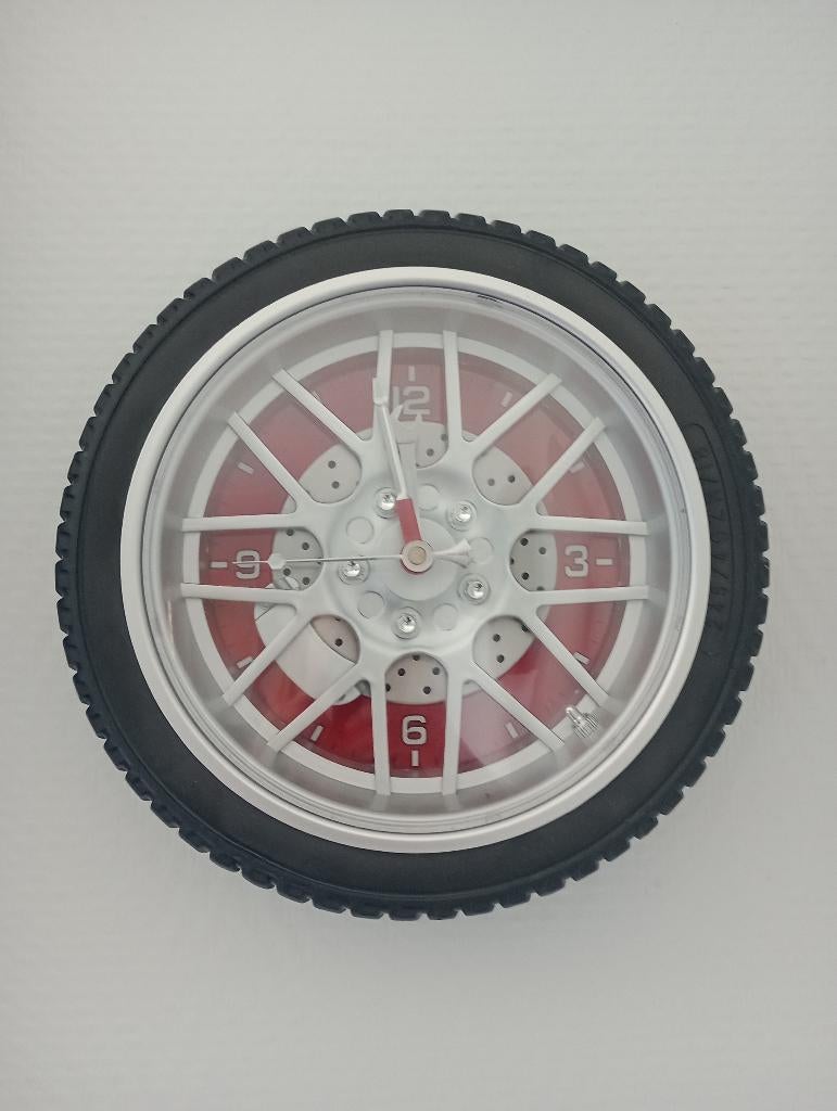 Wandklok autoband (garage thema kinderkamer), Ophalen of Verzenden, Zo goed als nieuw, Analoog, Wandklok