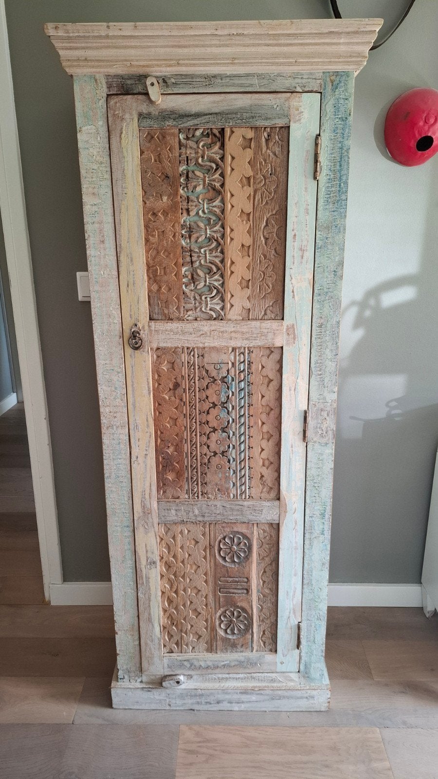Unieke ossterse houten kast, ibiza stijl, Ophalen, Bohemian, Rustiek, Handgesneden, Met deur(en), 50 tot 100 cm