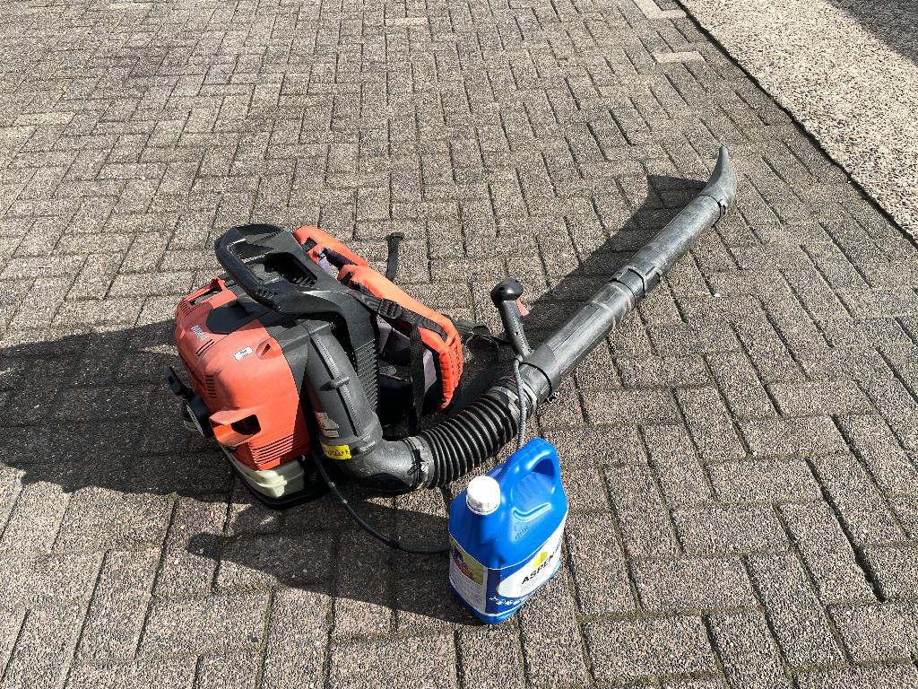 Domar 4-takt bladblazer, Ophalen, Benzine, Gebruikt, Ruggedragen