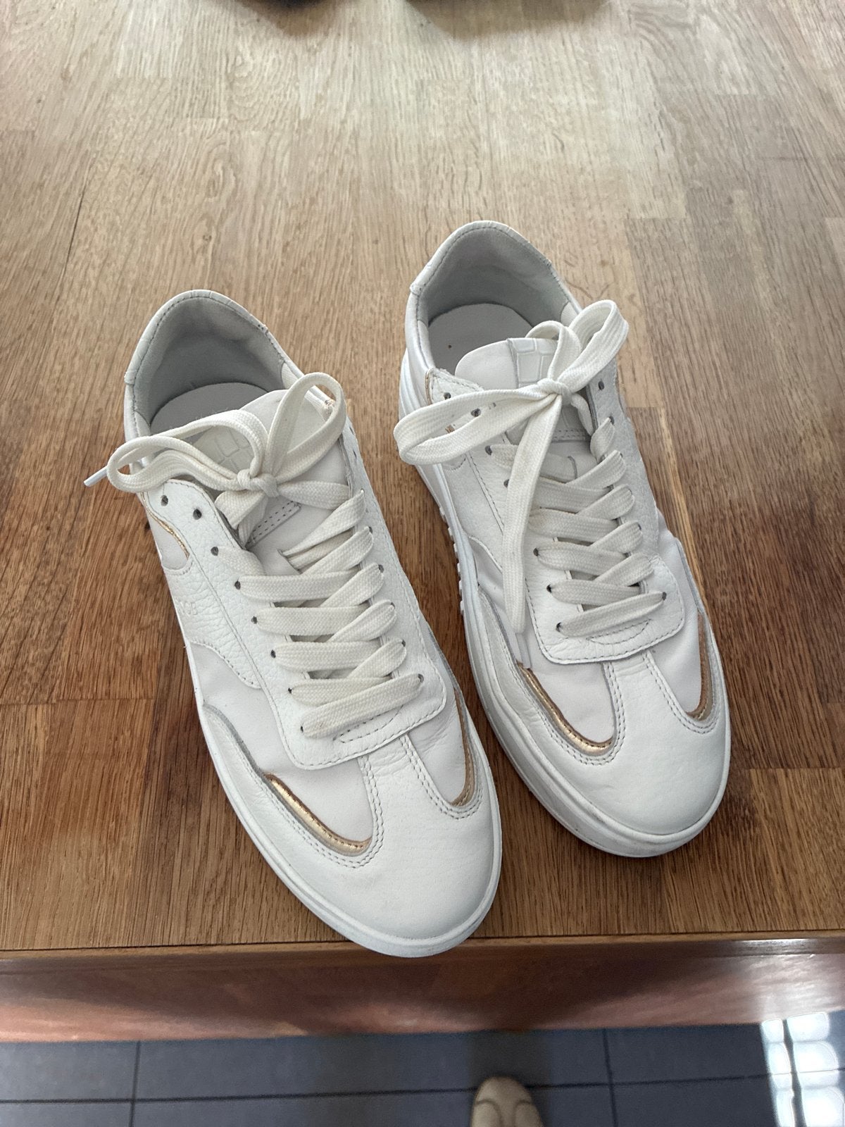 Witte Haboob sneakers maat 39, Ophalen, Gedragen, Wit, Sneakers of Gympen