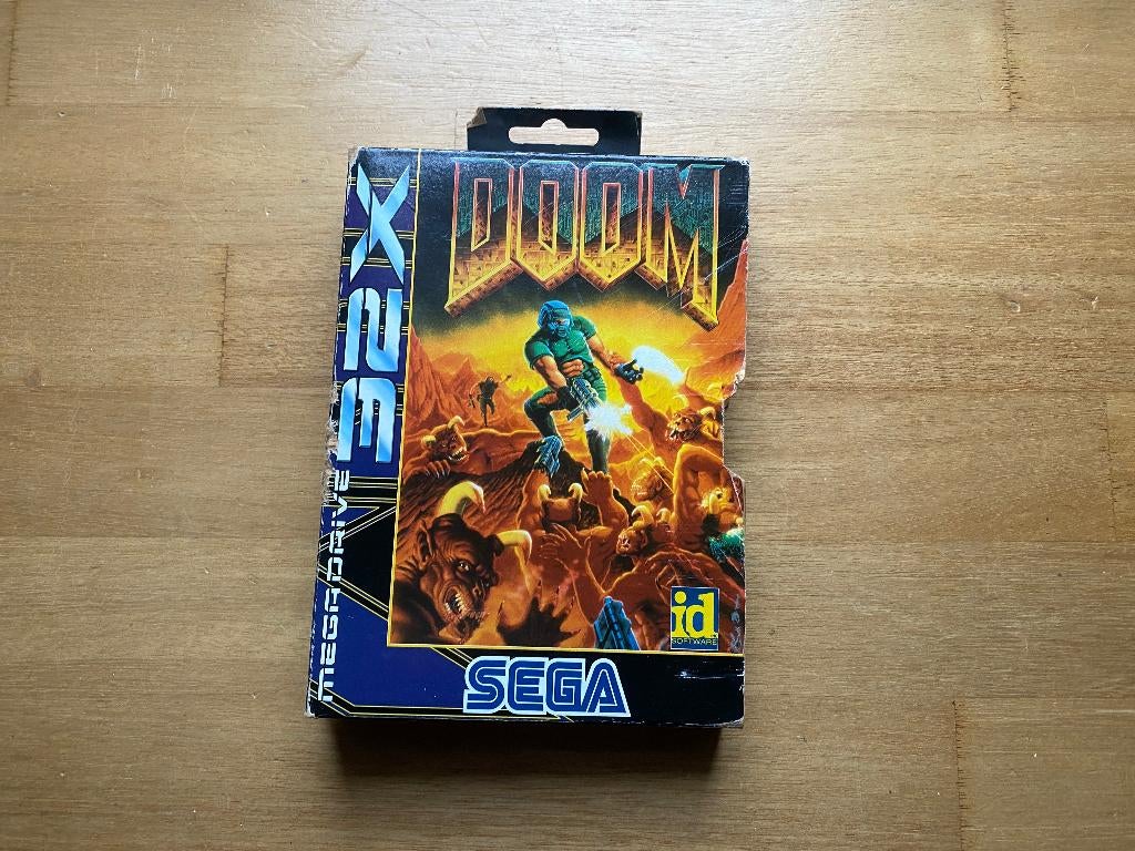 doom sega 32x box only, Spelcomputers en Games, 1 speler, Racen en Vliegen, Ophalen of Verzenden, Zo goed als nieuw