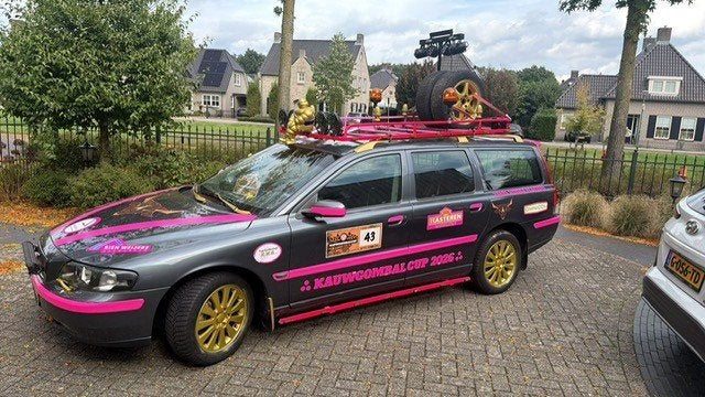 Volvo V70 2.4 D5 AWD AUT 2003 Grijs barrel carbage mega run, Automaat, 1800 kg, Zwart, 197 €/maand