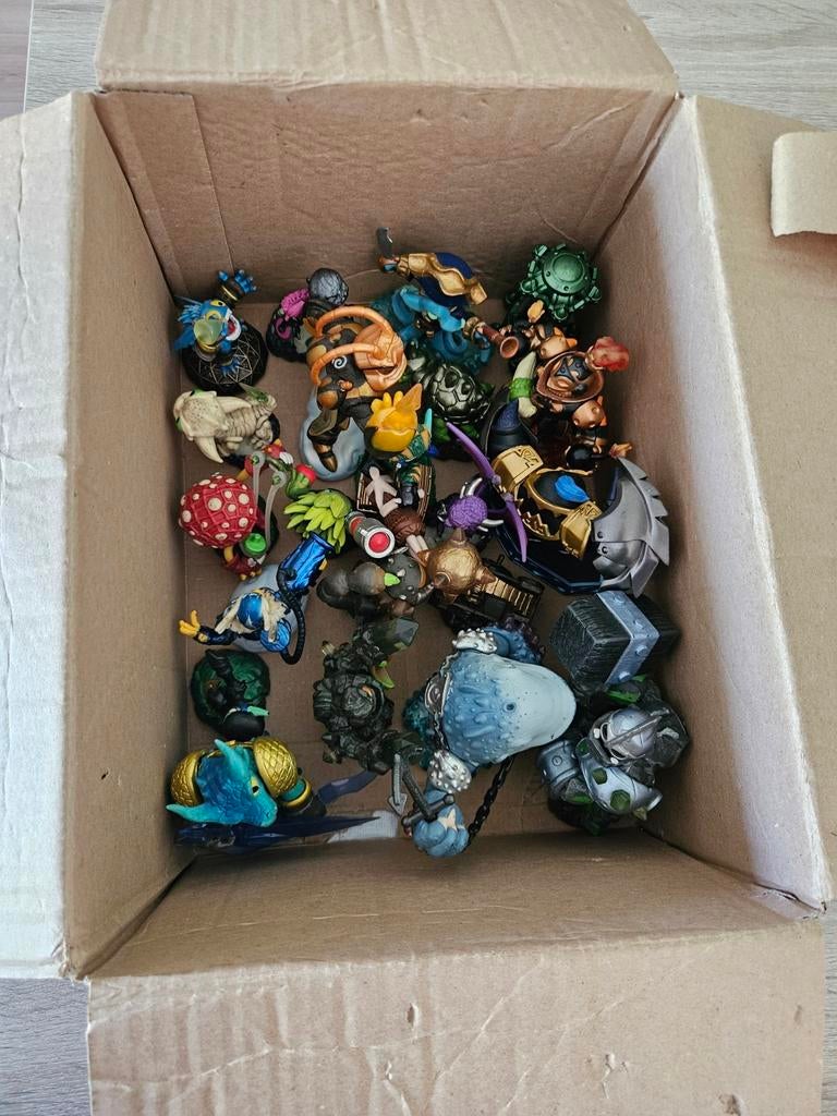 21 Skylanders uit verschillende games! (Zie omschrijving), Ophalen of Verzenden, Gebruikt