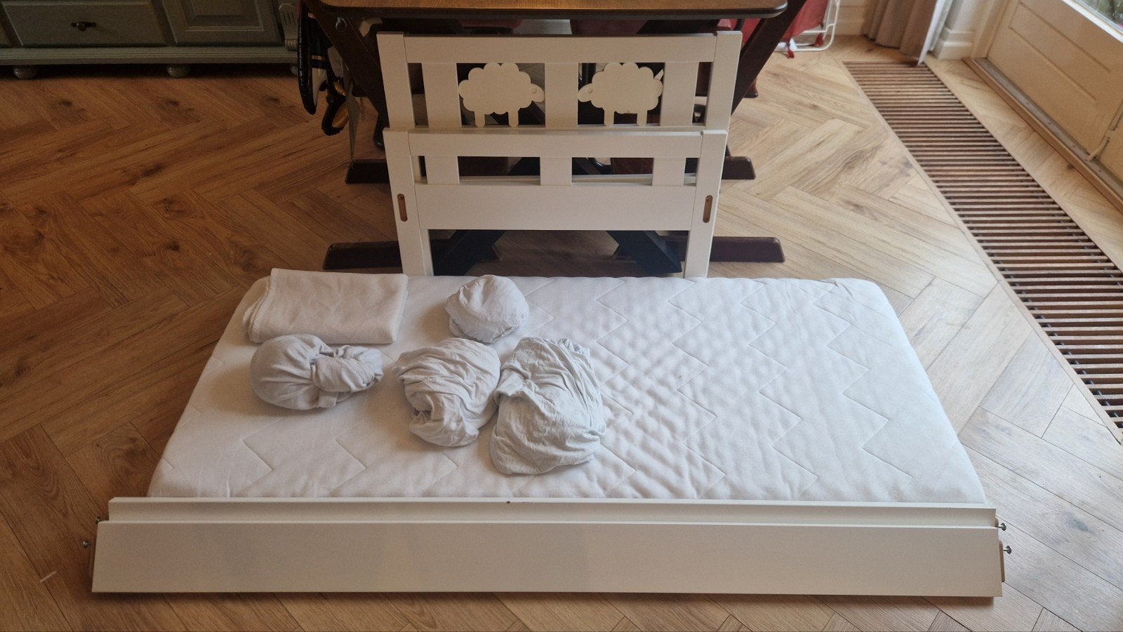 Ikea kritter kinderbed 70x160 incl. Matras en onderlakens, Ophalen