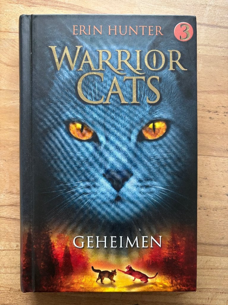 Warrior Cats 3 - Geheimen - Erin Hunter, Ophalen of Verzenden, Zo goed als nieuw
