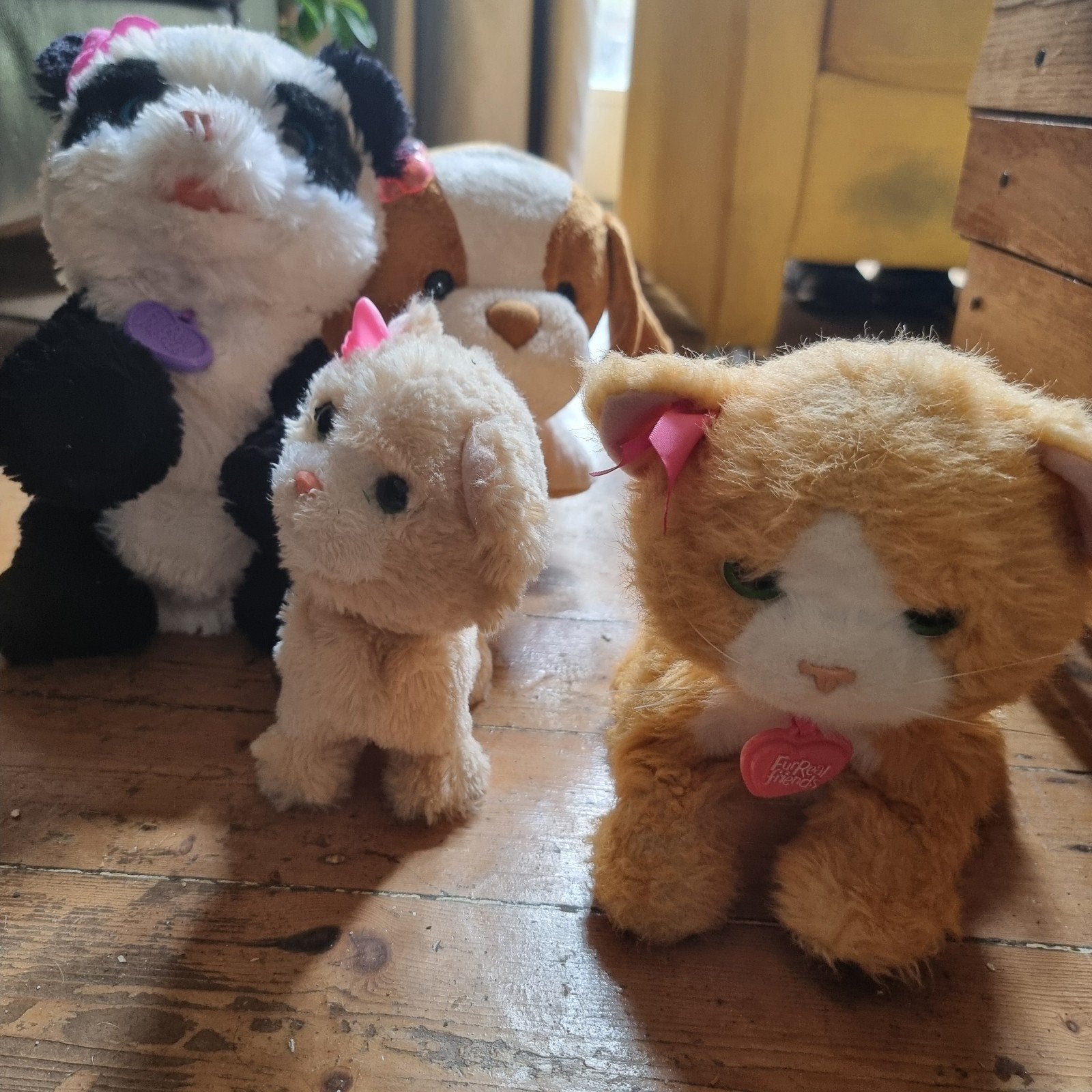 Furreal 2 poeszen, een panda en v tech hond  17-30 cm intera, Verzamelen, Beren en Cherished Teddies, Ophalen of Verzenden, Zo goed als nieuw