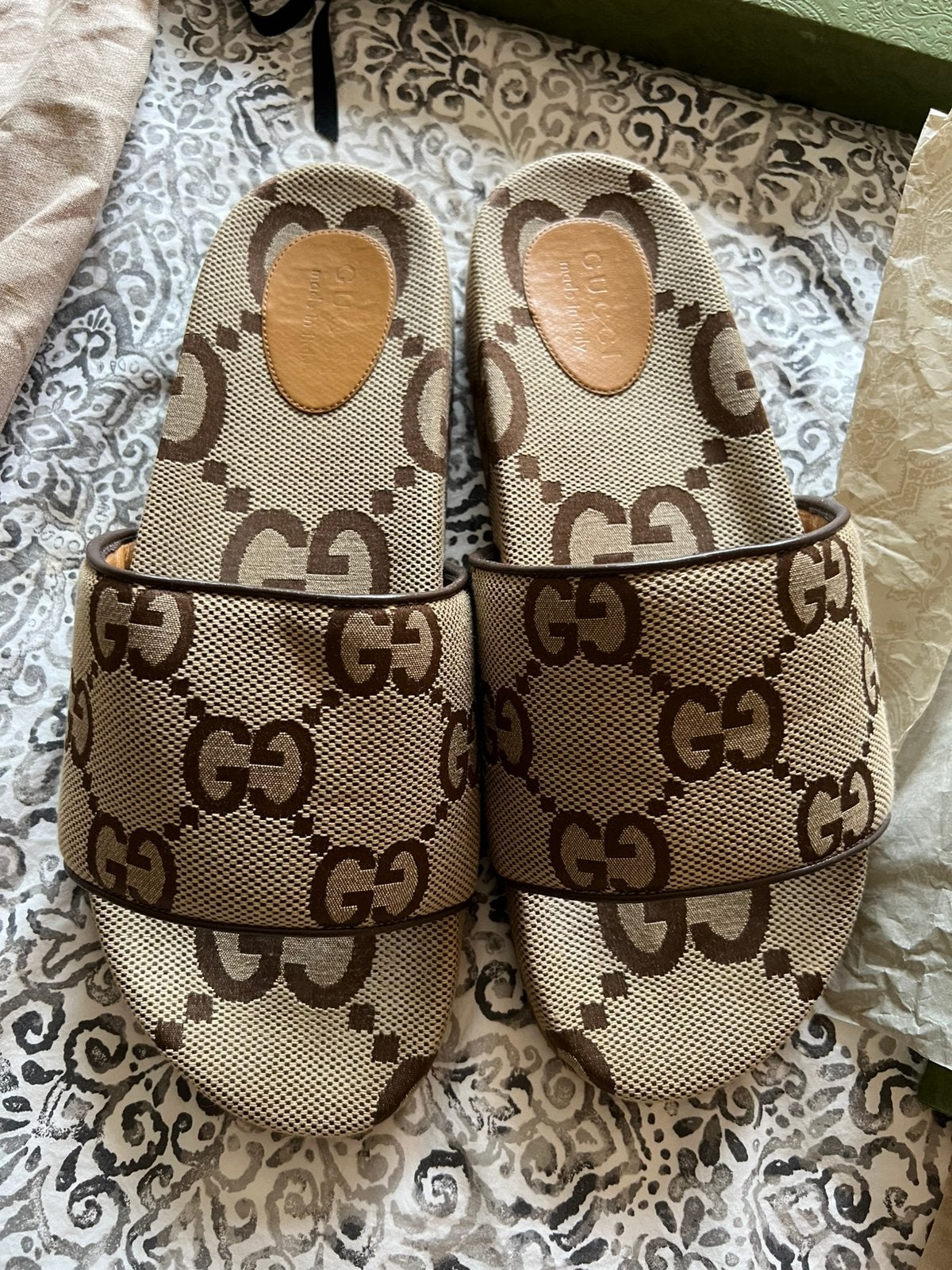 Gucci GG Canvas Slide Sandals “Camel Monogram” – US 13, Ophalen of Verzenden, Zo goed als nieuw, Overige maten, Bruin