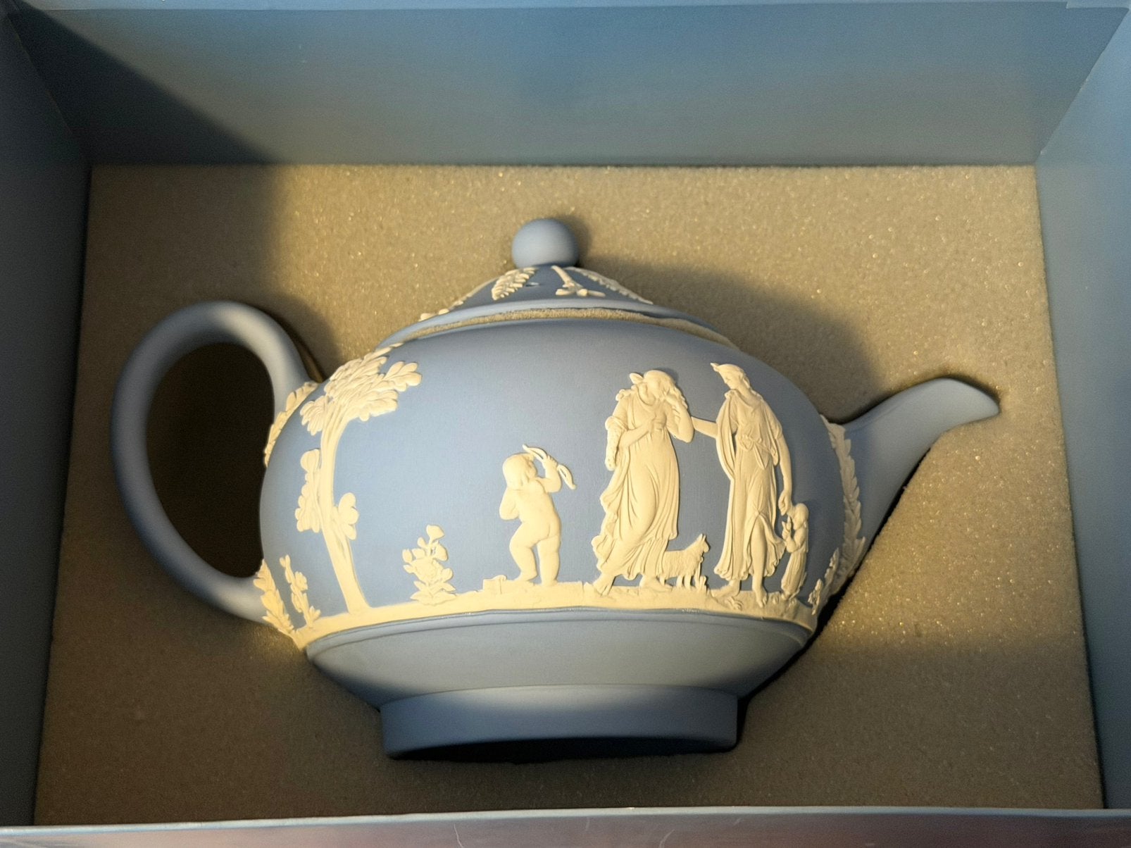 Blue Jasper white lightblue Wedgewood theepot uit Engeland, Ophalen