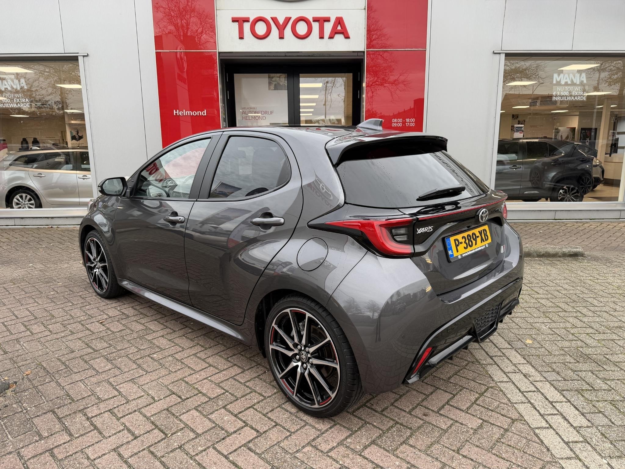 Toyota Yaris 1.5 Hybrid GR Sport Premium Pakket | Pano | JBL, Auto's, Toyota, Dealer onderhouden, 450 kg, Gebruikt, Euro 6