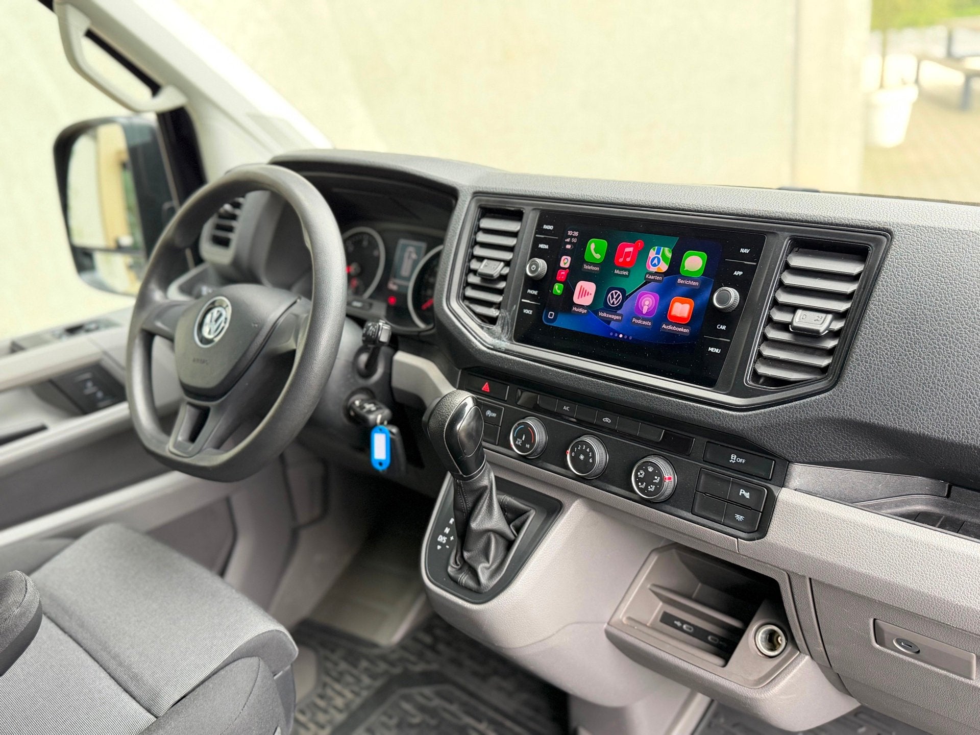 Volkswagen Crafter 35 2.0 TDI 140pk|L3H3|Highline|Carplay|Ma, Gebruikt, Volkswagen, Zwart, 11 km/l