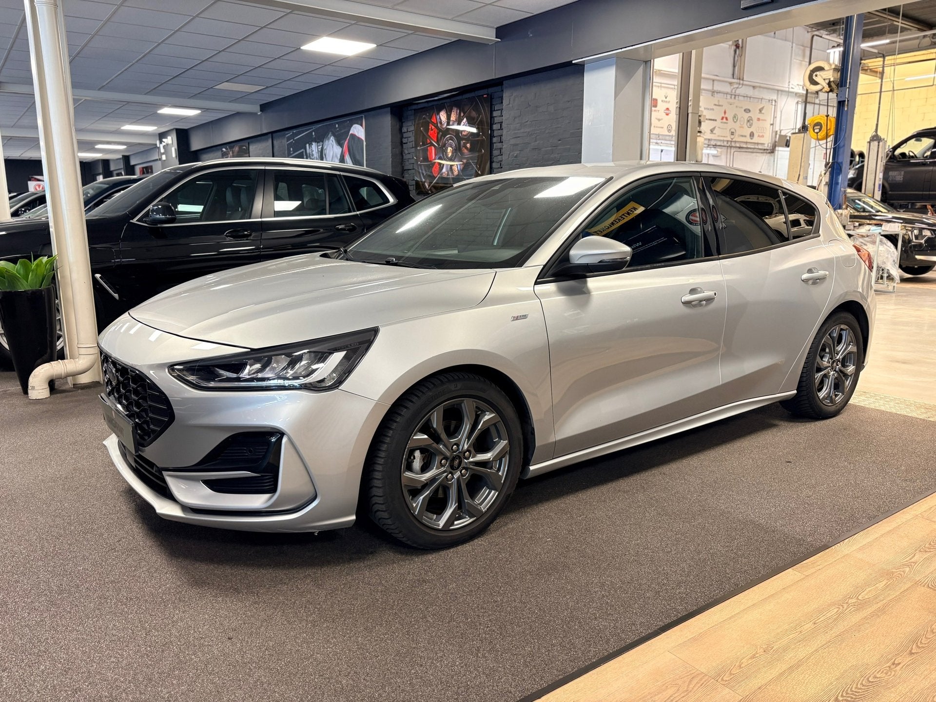 Ford FOCUS 1.0 EcoBoost Hybrid ST Line / automaat / stuur en, 12 maanden, 1337 kg, Bedrijf, 690 kg