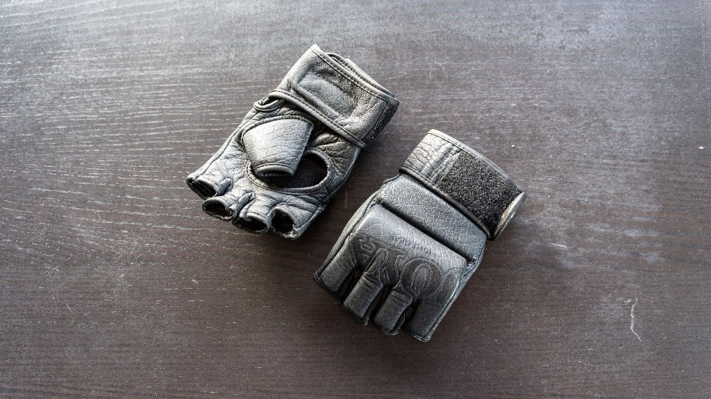 JOYA Kickboks / MMA handschoenen (open finger) – zwart leer, Overige, Vechtsportbescherming, Zo goed als nieuw, Maat M