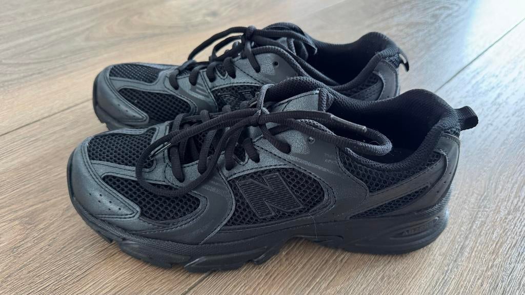 New Balance MR530 Zwarte Sneakers - Maat 40, Kleding | Dames, Schoenen, Zwart, Ophalen of Verzenden, Sneakers of Gympen, Zo goed als nieuw