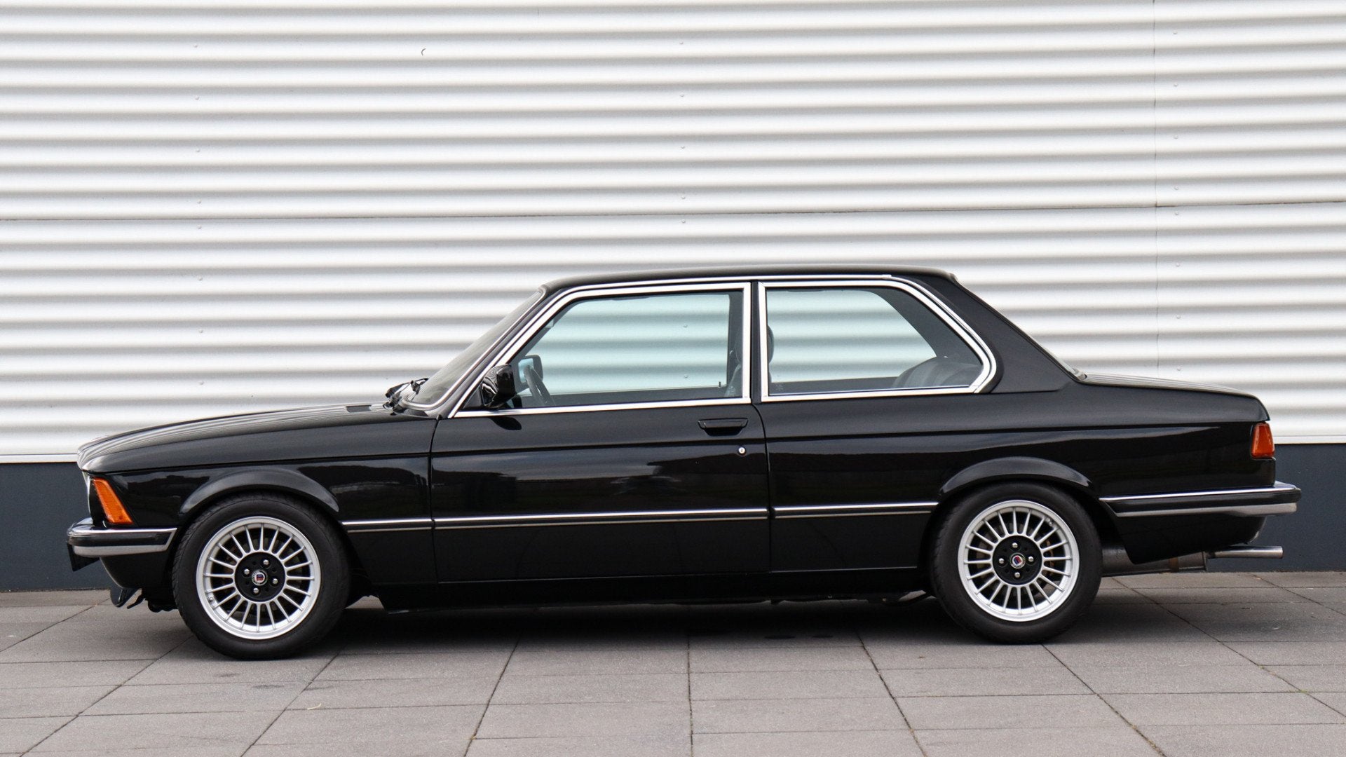 BMW 3-serie 323i (bj 1981), Auto's, Oldtimers, 145 pk, Zwart, Zwart, Leder