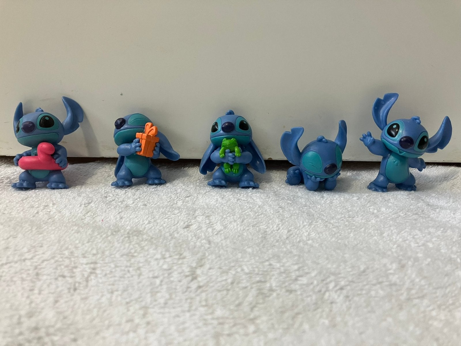 5 stitch disney figuurtjes / poppetjes, Verzamelen, Ophalen of Verzenden, Zo goed als nieuw
