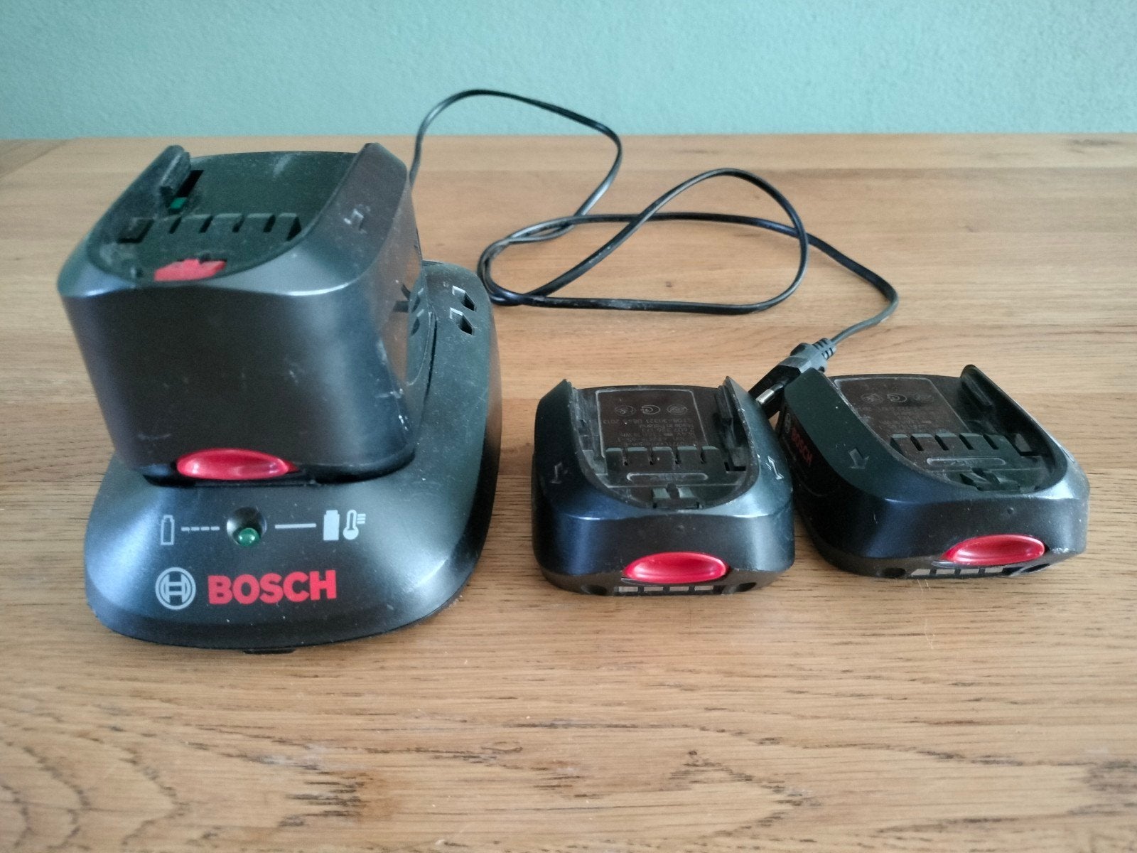 Bosch oplader met 3 accus, Ophalen of Verzenden, Gebruikt