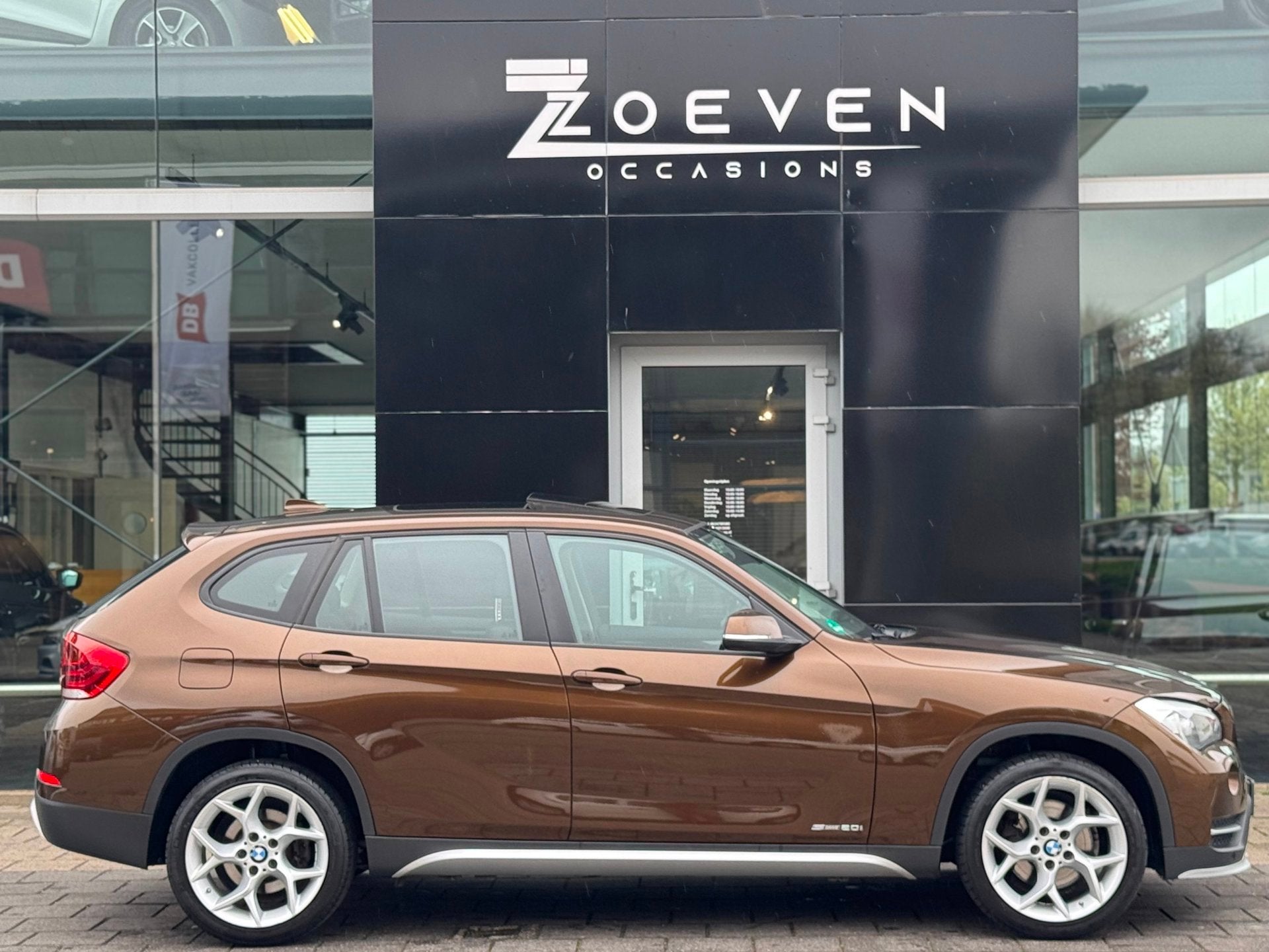 BMW X1 SDrive20i Limited Series panoramadak/automaat/camera/, Leder, 184 pk, SUV of Terreinwagen, 84 €/maand