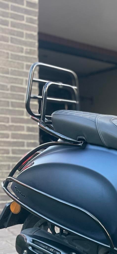 Bagagerek Vespa Sprint in nieuwstaat, Fietsen en Brommers, Brommeronderdelen | Scooters, Ophalen of Verzenden, Zo goed als nieuw