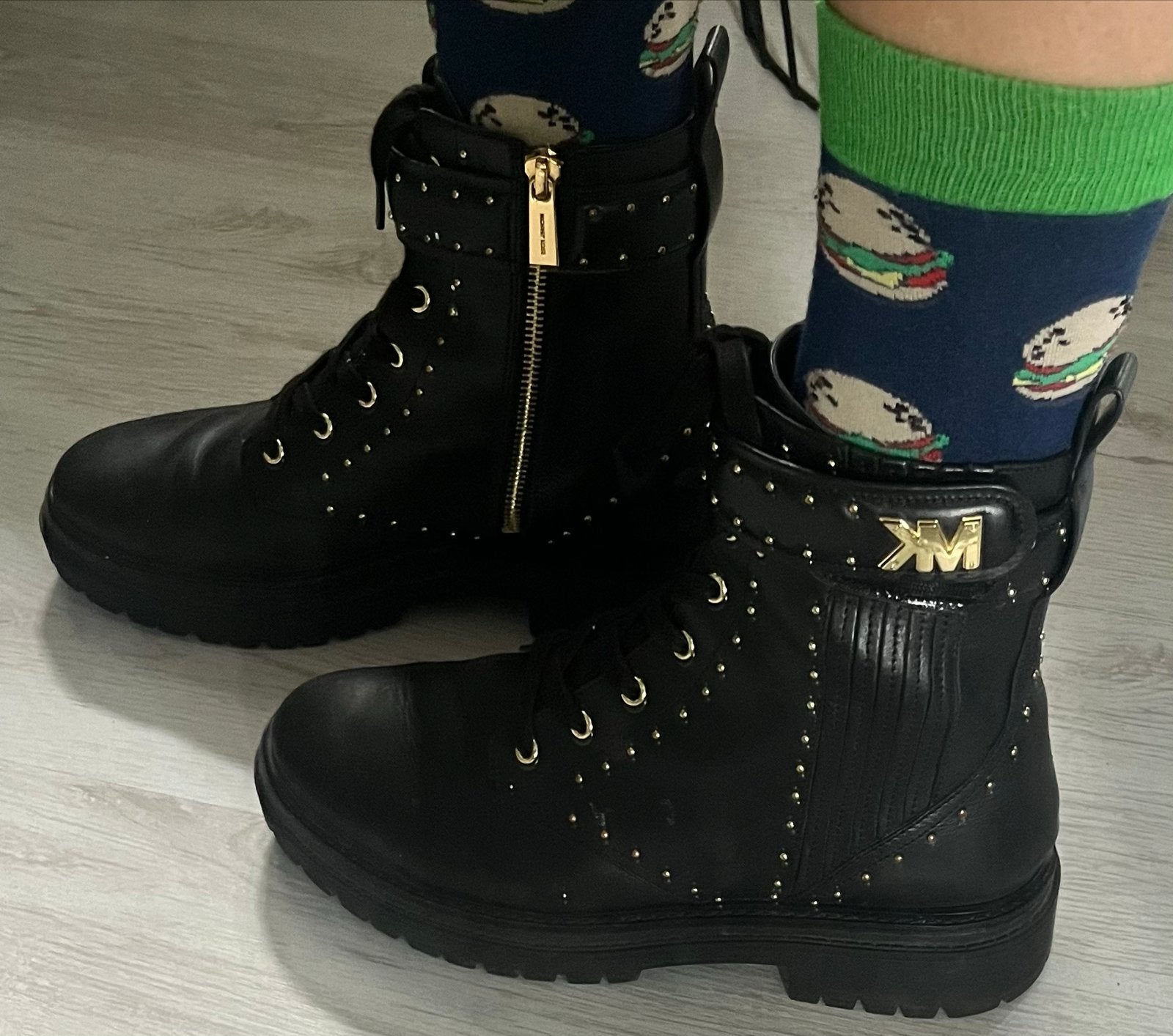 Michael Kors zwarte enkellaarzen met studs, Kleding | Dames, Zwart, Lage of Enkellaarzen, Ophalen of Verzenden, Zo goed als nieuw