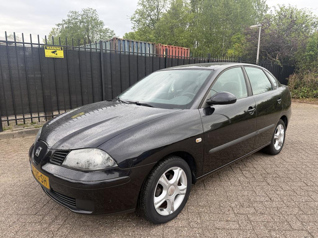 SEAT Cordoba 1.6-16V Trendstyle Airco/Cruise/LMV (bj 2007), Auto's, Voorwielaandrijving, Stof, Gebruikt, Zwart