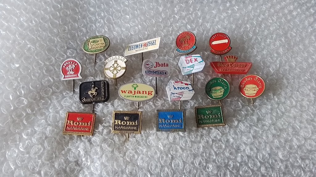 18 verschillende speldjes margarine, Verzamelen, Ophalen of Verzenden, Zo goed als nieuw, Overige onderwerpen