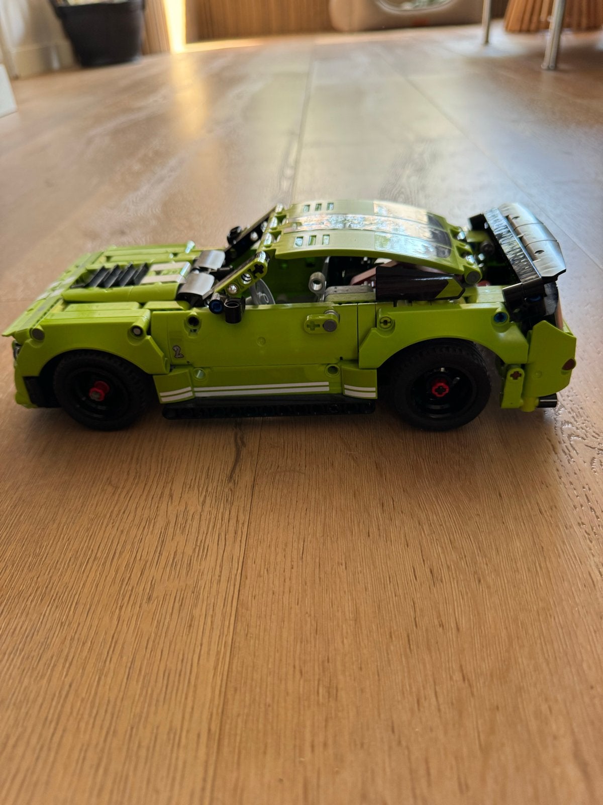 Foto 7 van LEGO Technic Ford Mustang Shelby GT500 (42138)