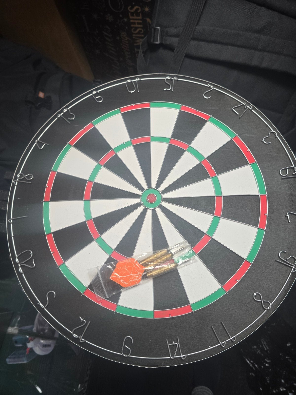 Nieuw dartbord met 2 sets pijlen - ongebruikt!, Ophalen