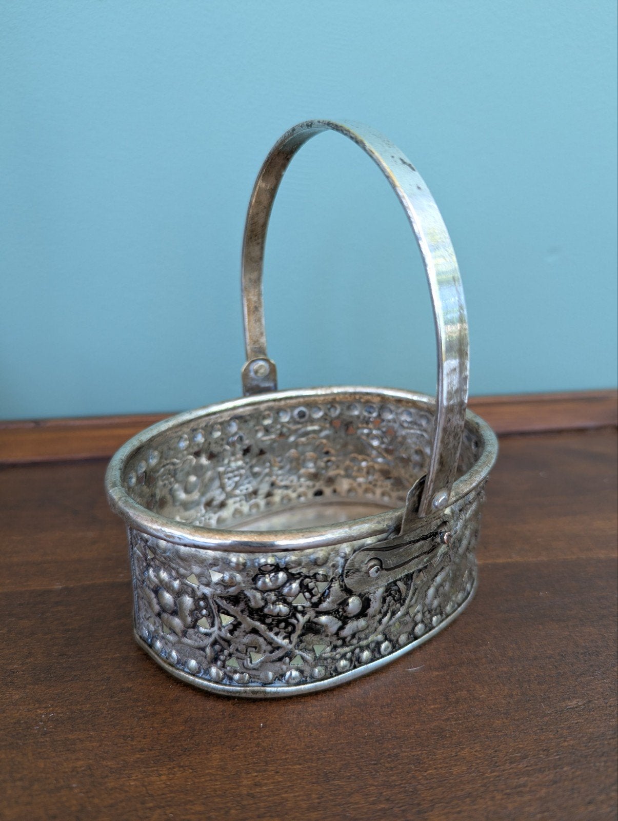 Vintage verzilverd bonbonmandje met hengsel., Ophalen of Verzenden