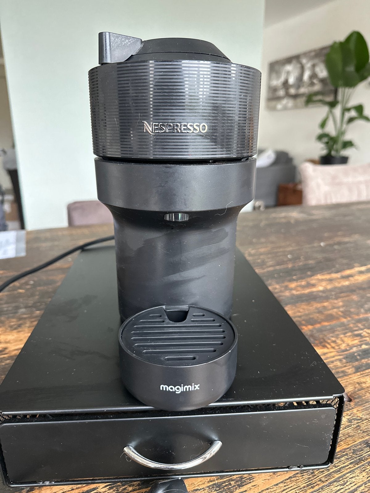 Nespresso Magimix Vertuo Pop mét holder, Ophalen, Koffiepads en cups, Koffiemachine, Zo goed als nieuw