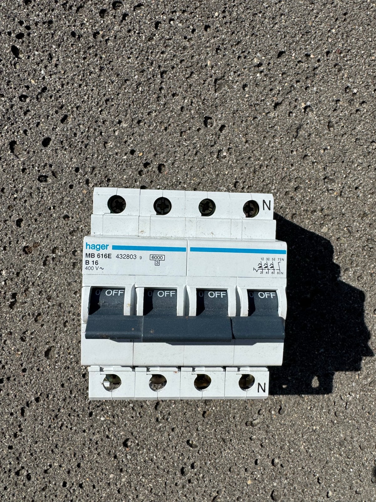 Hager MB 616E 432803 B16 Installatieautomaat 400V, Ophalen, Gebruikt, Hager, Installatieautomaat