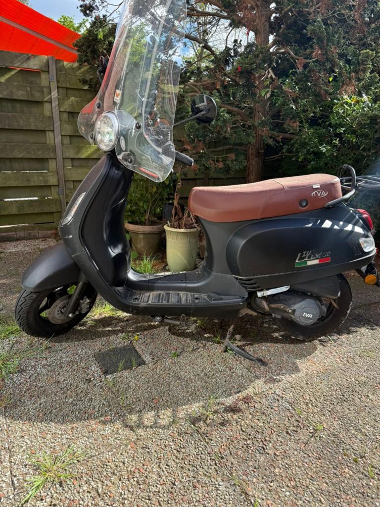 Te koop Iva luk50 scooter, Overige merken, Gebruikt, Ophalen of Verzenden, Benzine