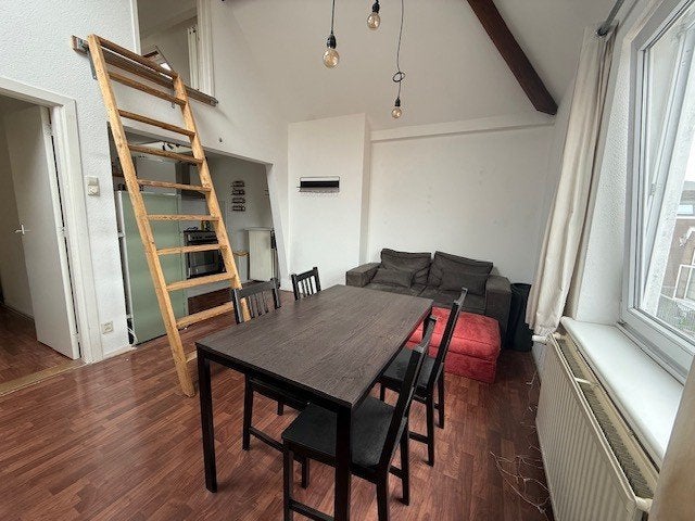 IKEA VANGSTA uitschuifbare eettafel + 4 stoelen, Huis en Inrichting, Ophalen, Zo goed als nieuw, Vijf personen of meer, Modern / Scandinavisch