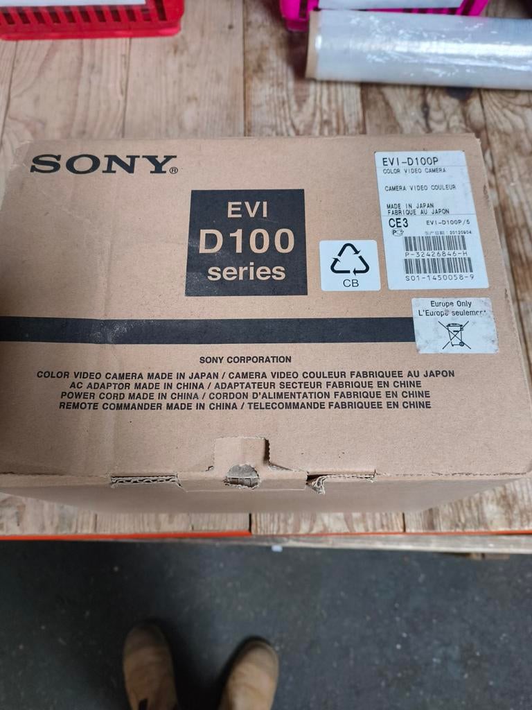 Sony EVI D100 color video camera nieuw, Ophalen of Verzenden, Nieuw