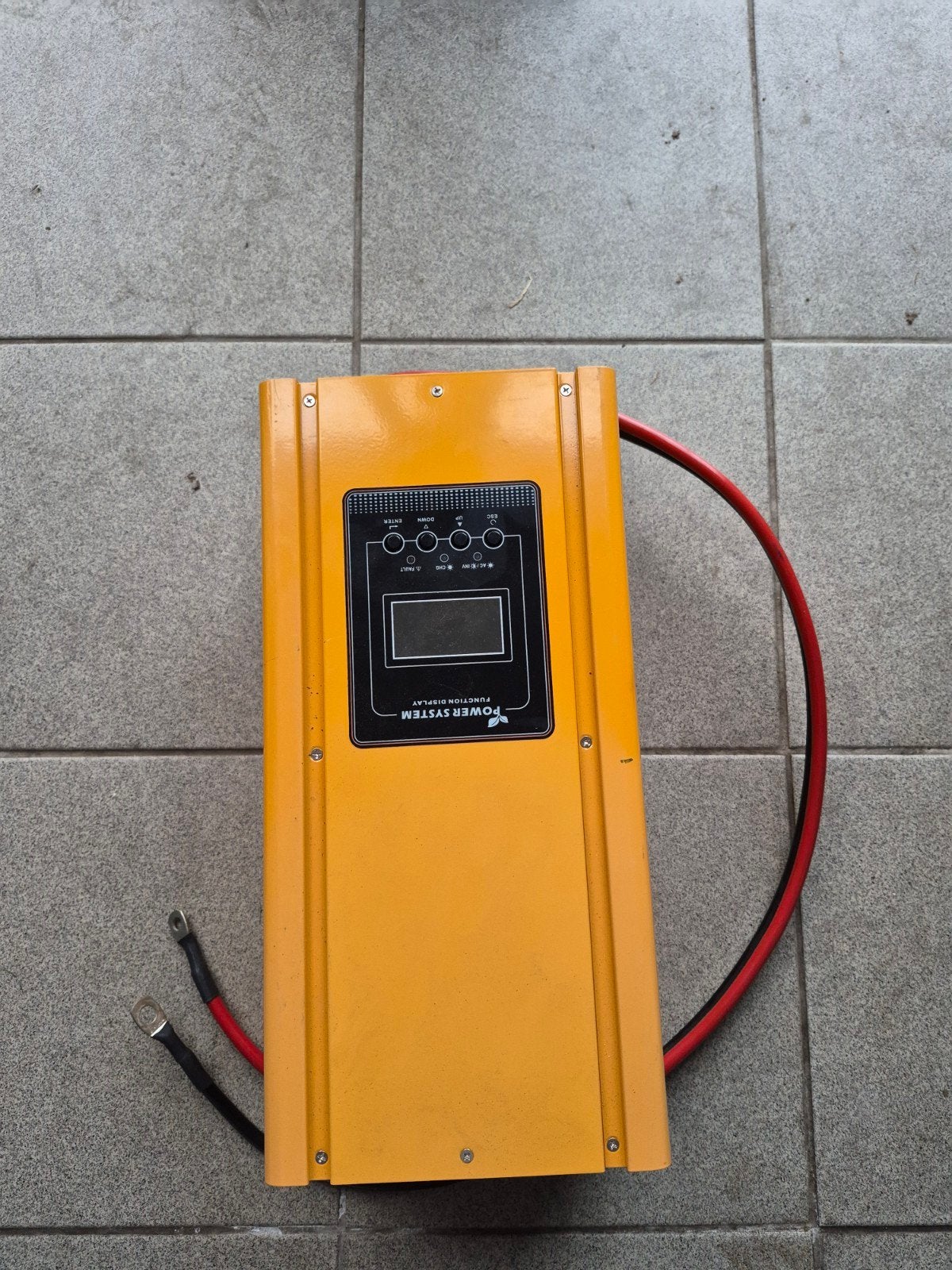 een zuivere sinus 12v omvormer 220 - 240v, Ophalen of Verzenden