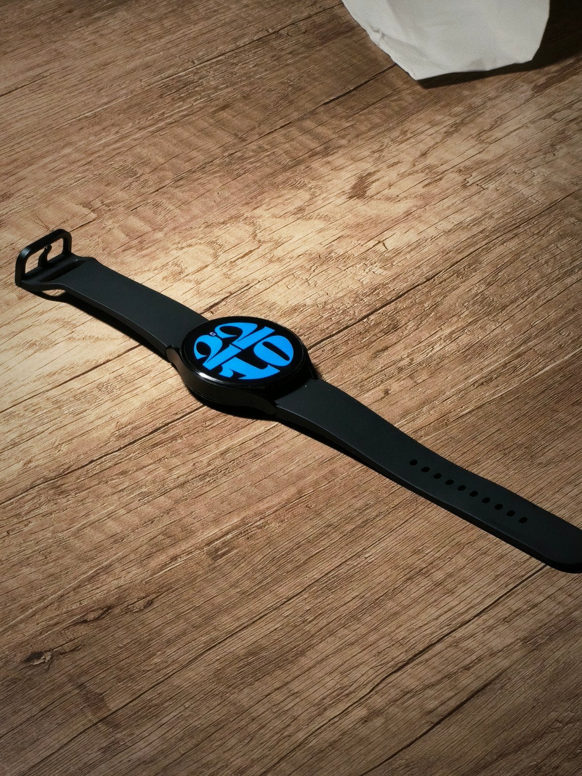 ​Samsung Galaxy Watch 4 (44mm) Zwart + 5 Bandjes & Oplader, Sieraden, Tassen en Uiterlijk, Smartwatches, Ophalen, Zwart, Zo goed als nieuw