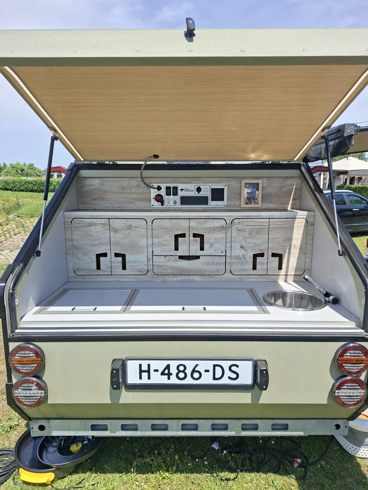 Compacte Trail Tracker Caravan - Klaar voor Avontuur, Overige merken, Vast bed, Luifel, Tot en met 2