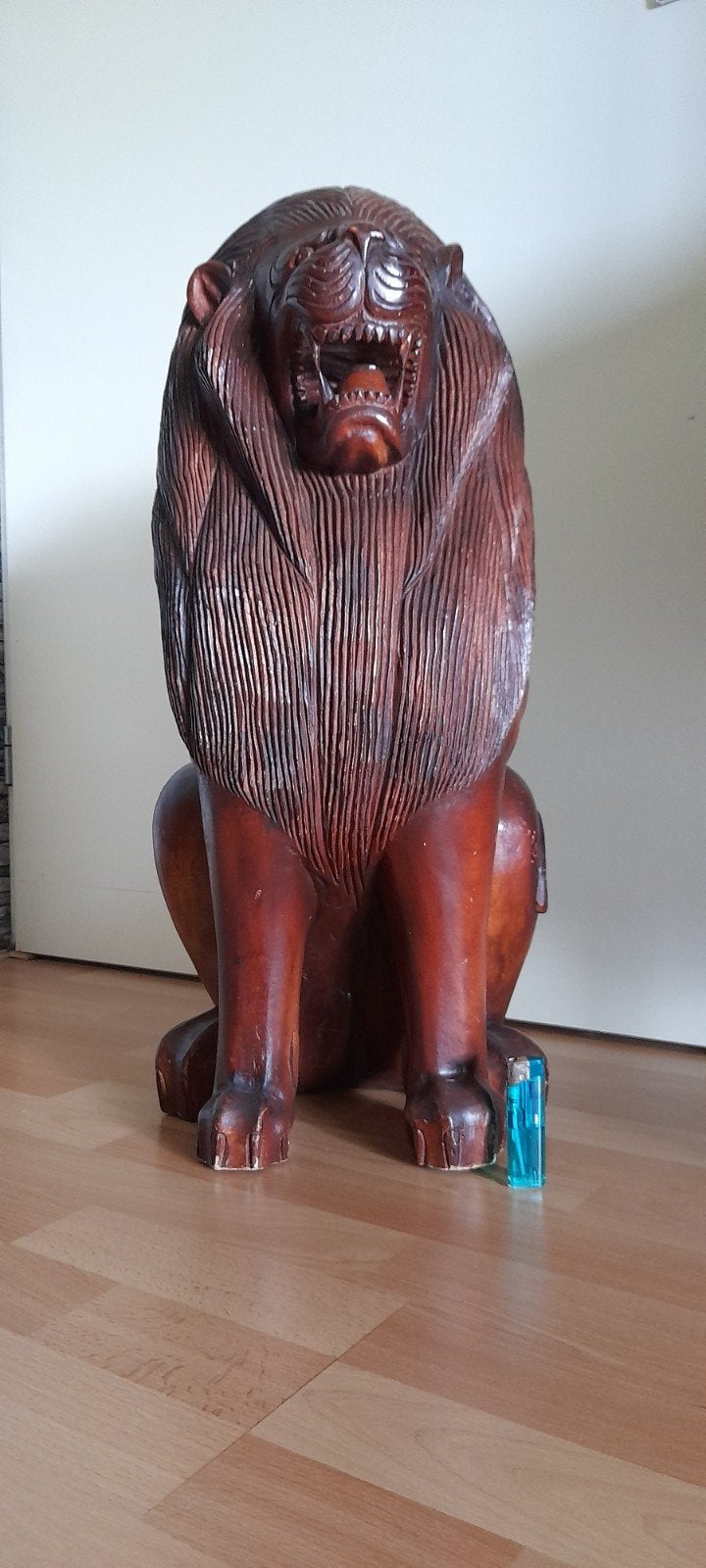 grote houten leeuw., Ophalen