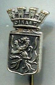 Dinant zilverkleurig stads wapen speldje ( V_177), Verzenden, Zo goed als nieuw, Stad of Land, Speldje of Pin
