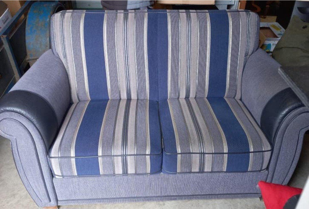 Comfortabele en stevige seniorenbank blauw/grijs, Ophalen, Zo goed als nieuw