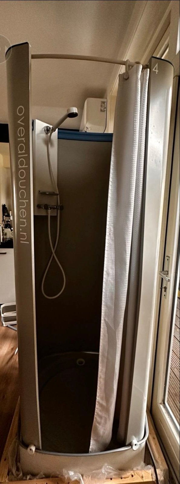 Mobiele douchecabine met boiler en afvoerpomp, Ophalen, Zo goed als nieuw, Douche