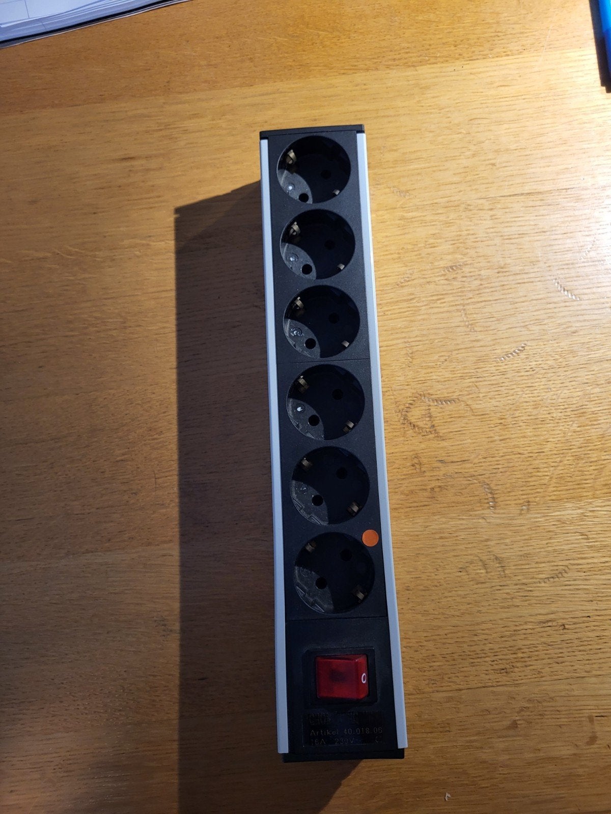 Groneberg stekkerblok, Ophalen of Verzenden, 120 watt of meer, Overige merken
