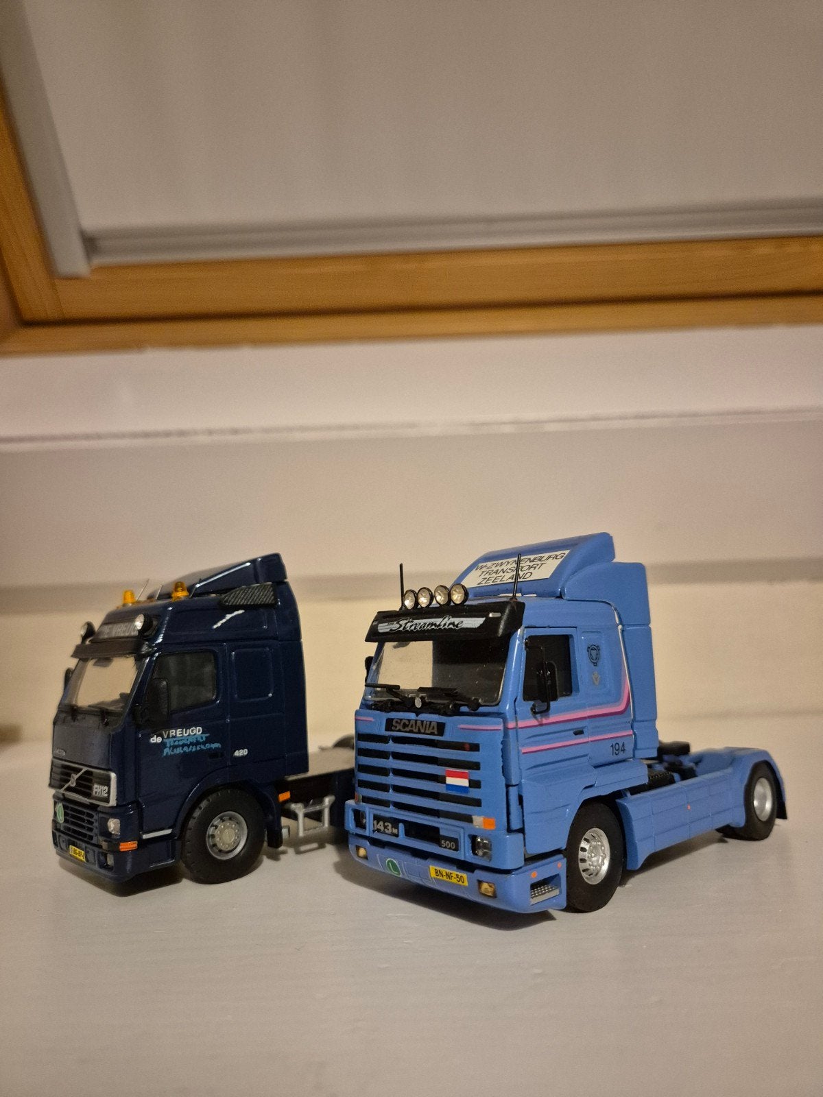 Twee code 3 tekno modellen, Ophalen, Zo goed als nieuw, Bus of Vrachtwagen, Tekno