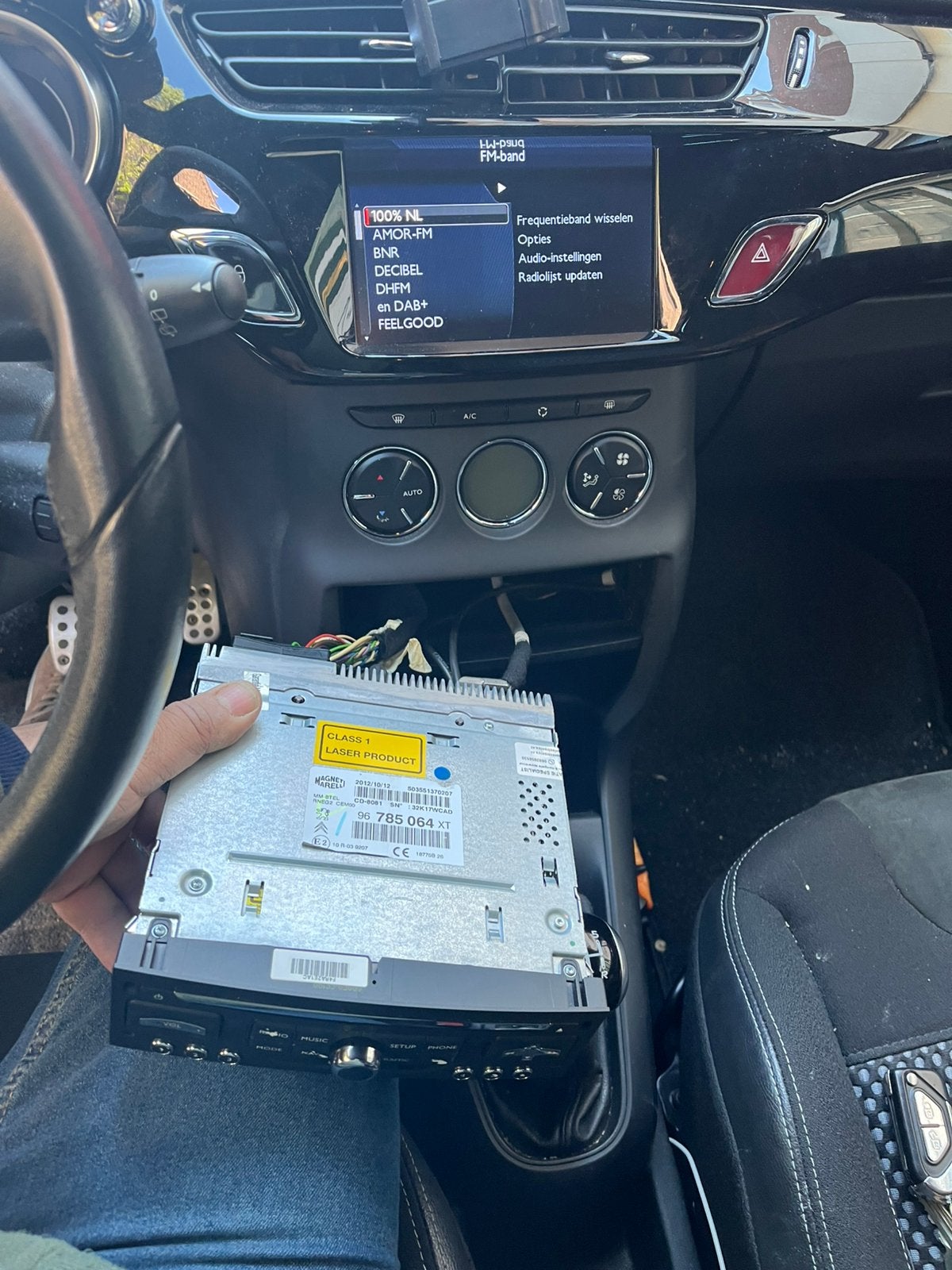 Peugeot Citroen RT6 radio navigatie systeem, Auto diversen, Ophalen of Verzenden, Zo goed als nieuw