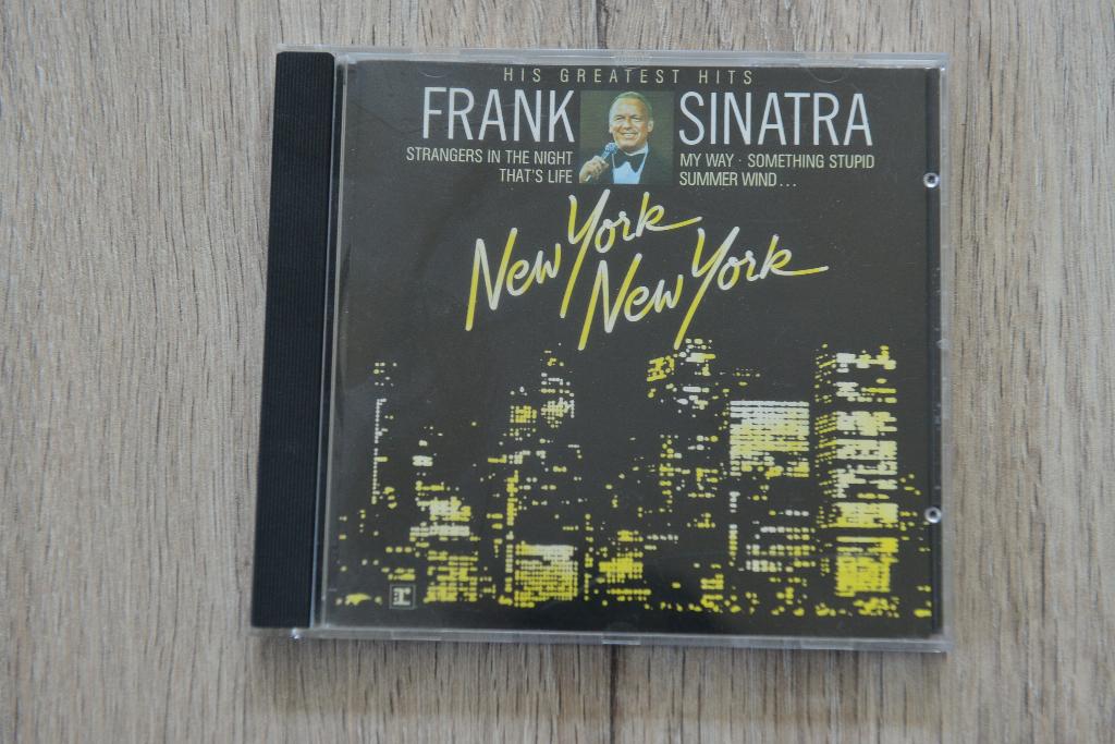 FRANK SINATRA == His Greatest Hits New York New York, Cd's en Dvd's, Cd's | Pop, Zo goed als nieuw, Verzenden