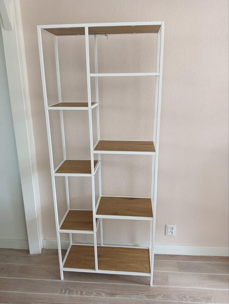 Jysk Wandrek TRAPPEDAL 7 schappen warm eiken/wit, Met plank(en), 50 tot 100 cm, Zo goed als nieuw, 150 tot 200 cm