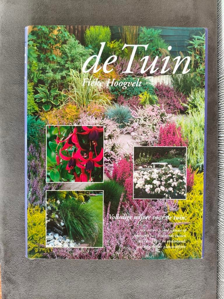 De Tuin - Fieke Hoogvelt, Boeken, Ophalen of Verzenden, Zo goed als nieuw, Tuinontwerpen