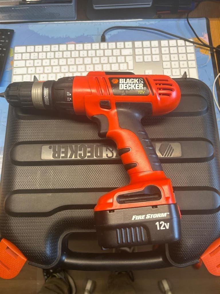 Black & Decker accu schroef-boormachine te koop, Ophalen of Verzenden, Gebruikt